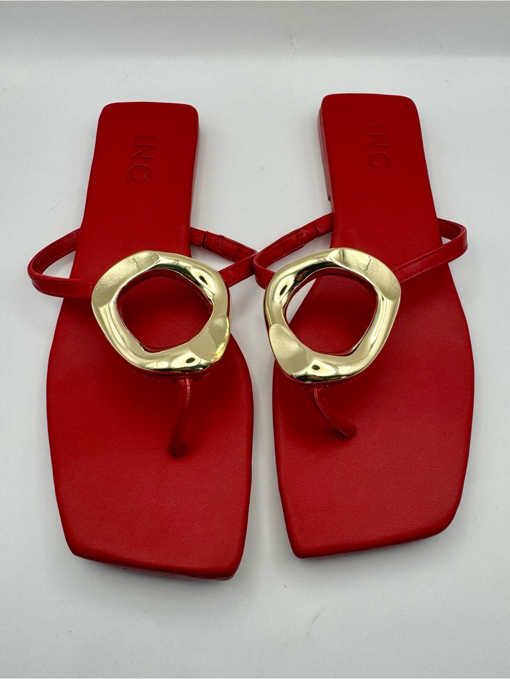 INC International Concepts Yadira Open-Toe Flat Sandal Red Metallic Gold Thong 8